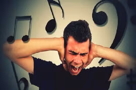 Giảm thính lực vì nghe nhạc quá to