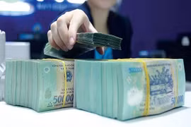 Chênh lệch lãi suất giữa huy động và tín dụng tiếp tục nới rộng
