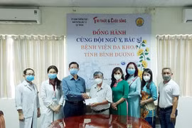 Cuộc chiến Covid-19 còn dài, cộng đồng luôn tiếp sức cho tiền tuyến
