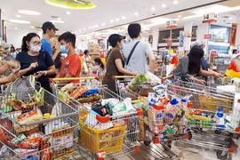 Doanh số bán lẻ hàng hóa và dịch vụ Việt Nam tăng trưởng tốt trong tháng 7