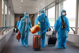Hà Nội thông báo khẩn tìm người đi chuyến bay có ca dương tính SARS-CoV-2