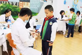 Dưới 75% trường học có nhân viên y tế