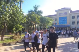 Hai giáo viên ký nhầm trên giấy thi bị đề nghị kỷ luật