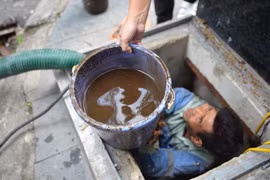 Sự cố nước sông Đà: Viwaco nói gì về yêu cầu bồi thường gần nửa tỉ của dân?