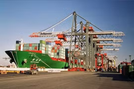 Thâm hụt thương mại với Trung Quốc lần đầu trong 10 tháng