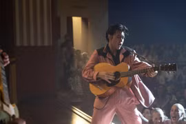 Phim về huyền thoại âm nhạc Elvis Presley tung trailer đầu tiên, chốt ra rạp hè năm nay