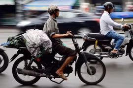 Xe máy cũ thải ra khí độc gì?