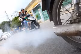 Hà Nội: Kiếm soát khí thải xe máy, cải thiện môi trường