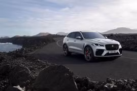 Jaguar F-Pace R-Dynamic phiên bản màu đen độc đáo với công nghệ tiên tiến