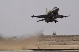 Không quân Israel tấn công S-200 phòng không Syria