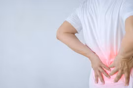 Ngoài ngồi sai cách dân văn phòng thường mắc phải những lỗi này khiến đau lưng