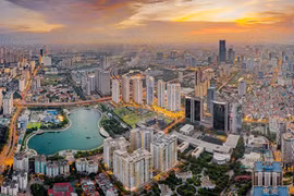 Chi phí sinh hoạt ở Hà Nội đắt đỏ nhất cả nước, vì sao?