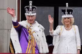 Mối tình thế kỷ của Vua Charles III 