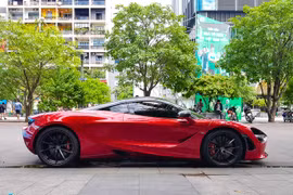McLaren 720S đẹp long lanh xuống phố Sài Gòn