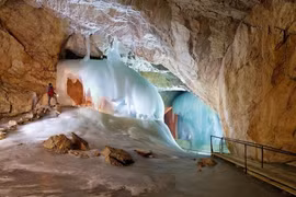 Eisriesenwelt – thế giới băng kỳ vĩ ẩn sâu trong lòng dãy Alps