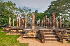 Thành phố cổ ở Sri Lanka khiến du khách choáng ngợp không kém Angkor 