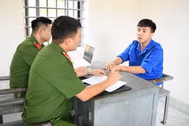 Biểu dương thành tích triệt phá đường dây rửa tiền xuyên quốc gia