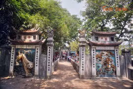 Điều ít biết về ngôi đền nổi tiếng nhất Hà Nội