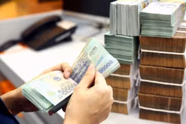 Bộ Chính trị thống nhất tăng lương cơ sở lên 2,53 triệu đồng từ 1/7