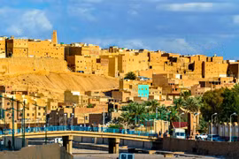 Thành phố đất nung giữa Sahara đẹp như phim khoa học viễn tưởng