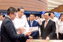 Chủ tịch Quốc hội Trần Thanh Mẫn thăm gian trưng bày Hội báo toàn quốc 2026