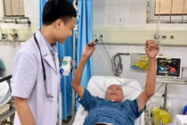 Cụ ông 68 tuổi thoát đột quỵ nhờ đến viện trong giờ vàng