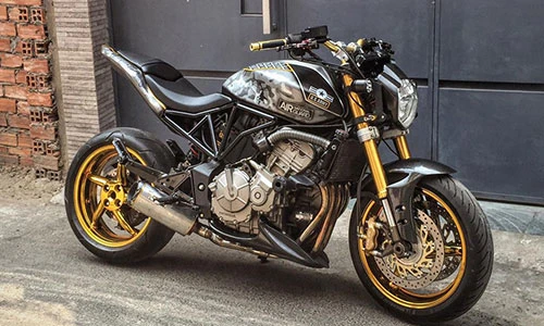Honda Hornet 600 Camo mạ vàng 24k “siêu độc” tại VN 