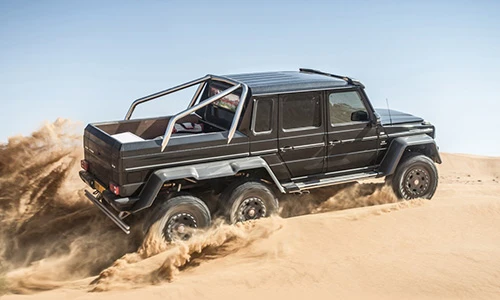 Màn “phá xe” Mercedes G63 AMG 6×6 cực độc trên xa mạc