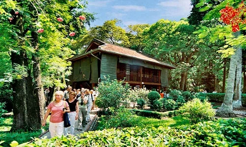 Ngôi nhà sàn bình dị trong Phủ Chủ tịch tại Hà Nội