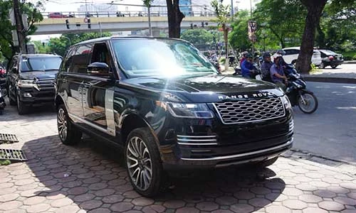 Soi Range Rover 2018 "xách tay" đắt hơn chính hãng 4 tỷ đồng