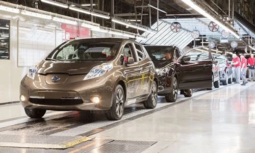 Doanh số bán xe ôtô Nissan sụt giảm do bê bối