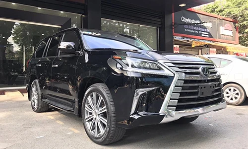 "Soi" xe sang Lexus LX570 giá 7 tỷ đồng tại Hà Nội