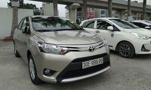 Toyota Vios biển "ngũ quý 9" bán 1,6 tỷ tại Hà Nội