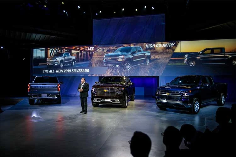 Bán tải Chevrolet Silverado 2019 trình làng, "đấu" Ford F-150