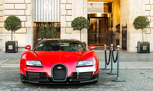 "Ông hoàng tốc độ" Bugatti Veyron đỏ rực thét giá 39 tỷ