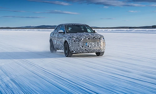 SUV cỡ nhỏ Jaguar E-PACE được thử nghiệm như thế nào?