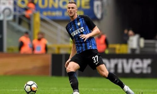 Chuyển nhượng bóng đá mới nhất: Trung vệ Inter phớt lờ Barca