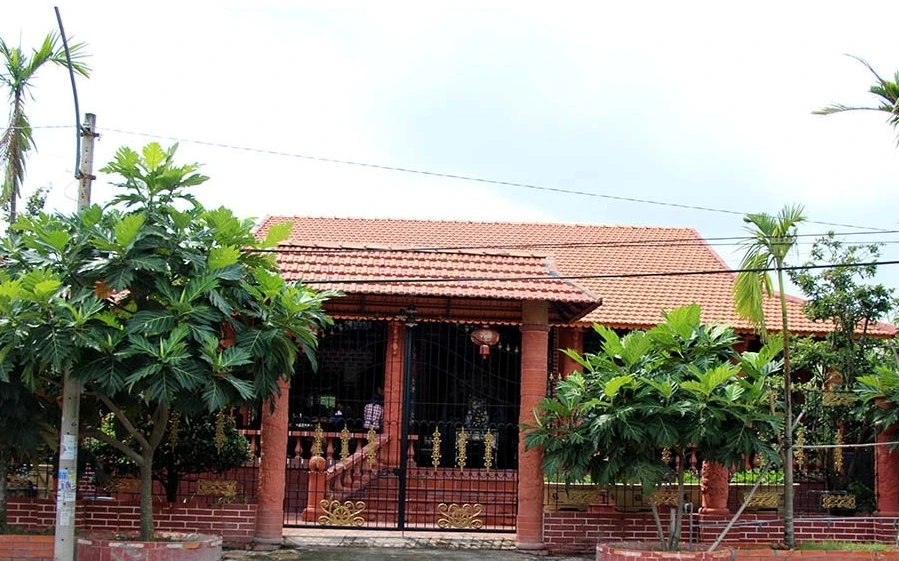 “Biệt phủ” bằng gốm 5 tỷ “độc nhất vô nhị” ở miền Tây