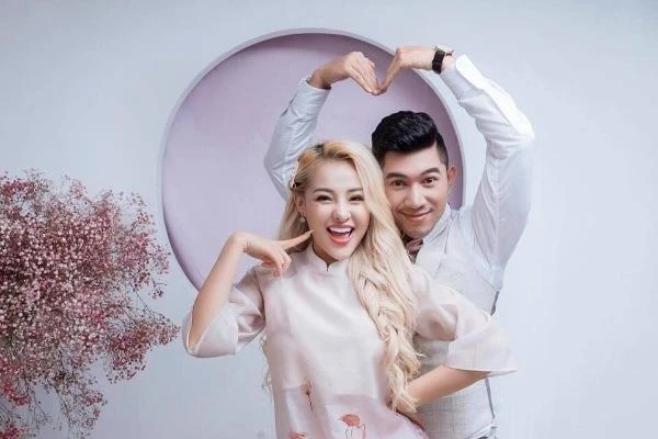 Chán hở hang phản cảm, Ngân 98 và bạn trai bất ngờ "đổi gió"