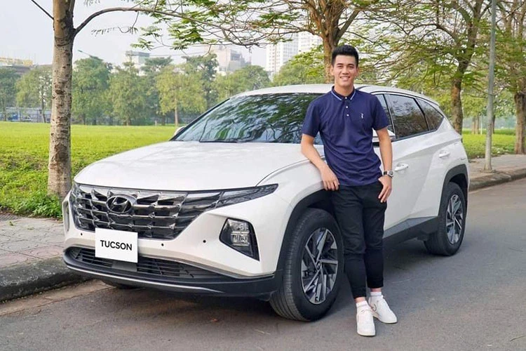 "Bỏ" Mercedes-Benz C200 tiền tỷ, Tiến Linh U23 tậu Hyundai Tucson