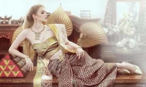 Choáng váng hình ảnh mừng tuổi 18 của “Nữ thần Thái Lan” 