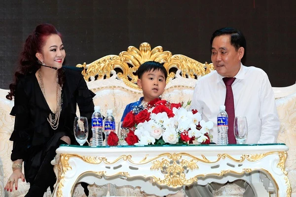 Quý tử nhà bà Phương Hằng đi "nước cờ" bảo đảm quyền thừa kế