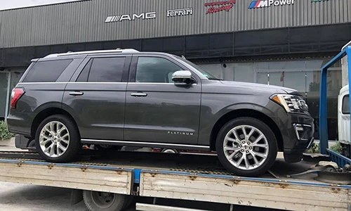 SUV hạng sang Ford Expedition gần 4 tỷ đồng tại Việt Nam
