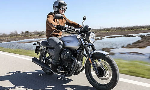 Cận cảnh Moto Guzzi V7 III Rough 2018 giá 423 triệu đồng
