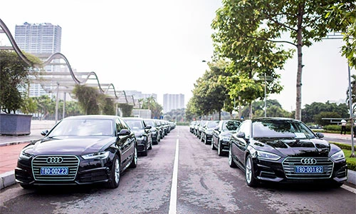 Dàn xe sang Audi tiền tỷ phục vụ WEF tại Hà Nội 