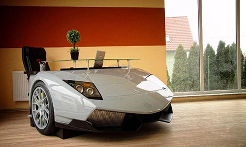 Bàn làm việc siêu xe Lamborghini có giá 919 triệu đồng