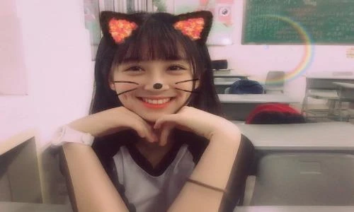 “Hé môi là auto đẹp” nữ sinh Trung Quốc ăn điểm trong mắt dân mạng