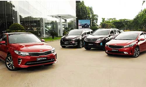 Kia VN “xả hàng” Cerato, Optima, Sedona tới 80 triệu