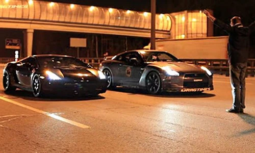 Nissan GT-R thách đấu "siêu bò" Lamborghini Gallardo
