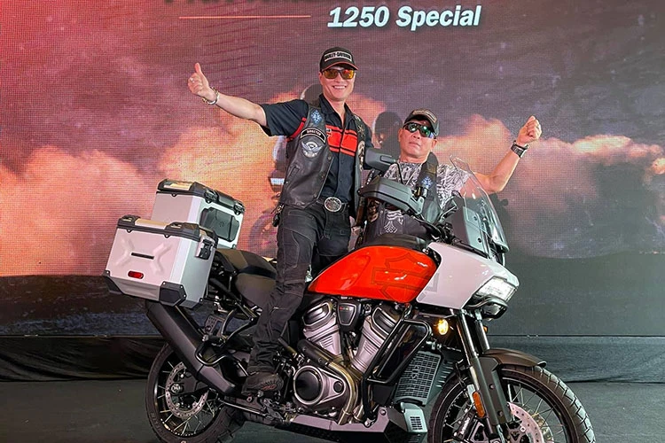 Dân chơi Việt chi gần 1 tỷ đồng "tậu" Harley-Davidson Pan America 